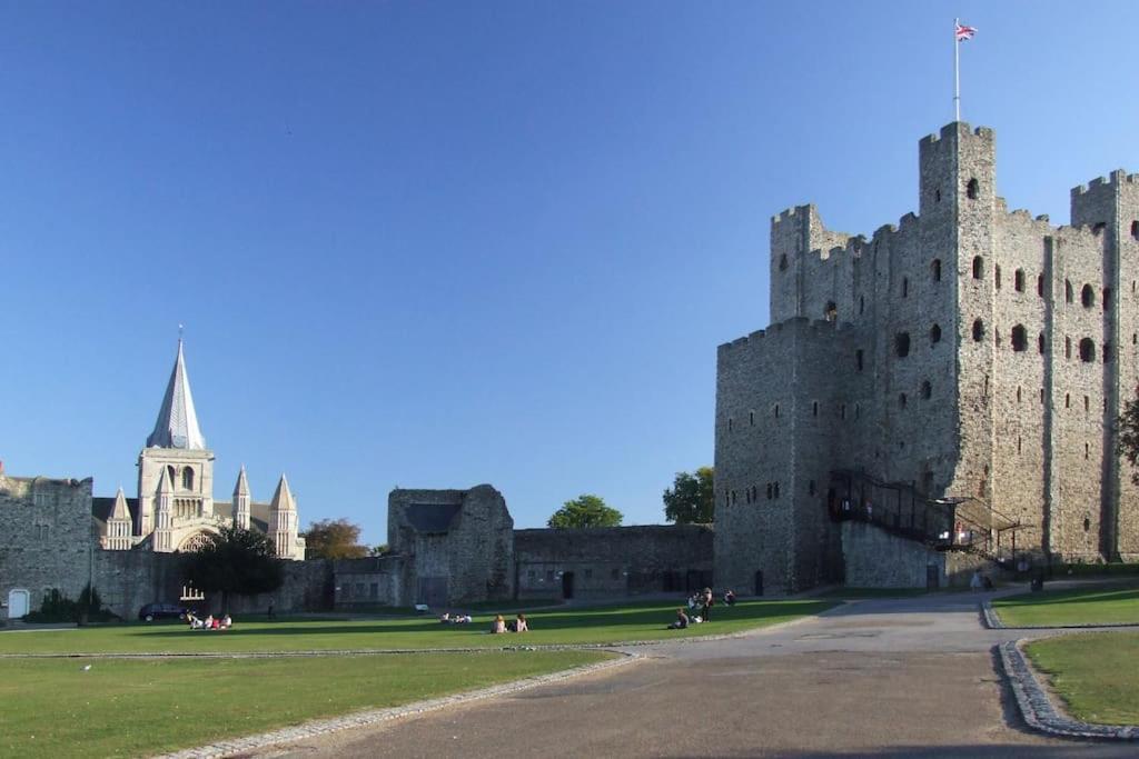 Beautiful Apartment In The Heart Of Rochester Rochester  Esterno foto