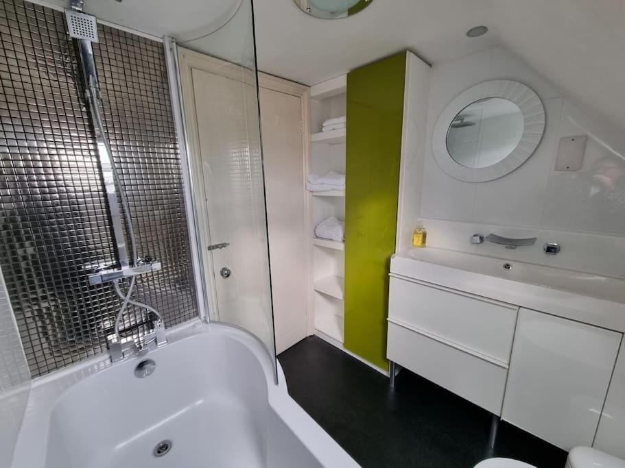 Beautiful Apartment In The Heart Of Rochester Rochester  Esterno foto