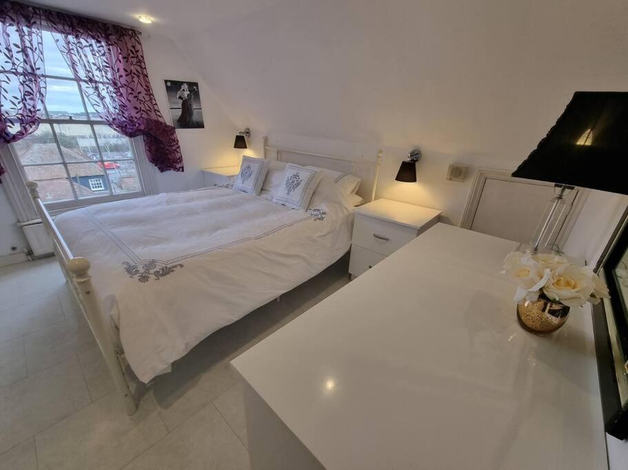 Beautiful Apartment In The Heart Of Rochester Rochester  Esterno foto
