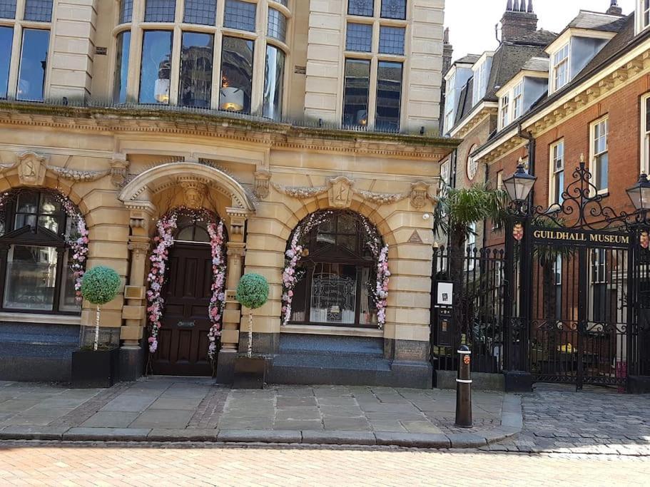 Beautiful Apartment In The Heart Of Rochester Rochester  Esterno foto