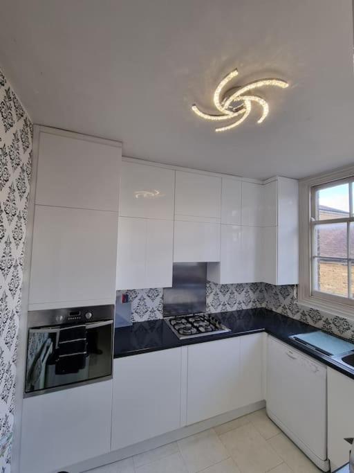 Beautiful Apartment In The Heart Of Rochester Rochester  Esterno foto
