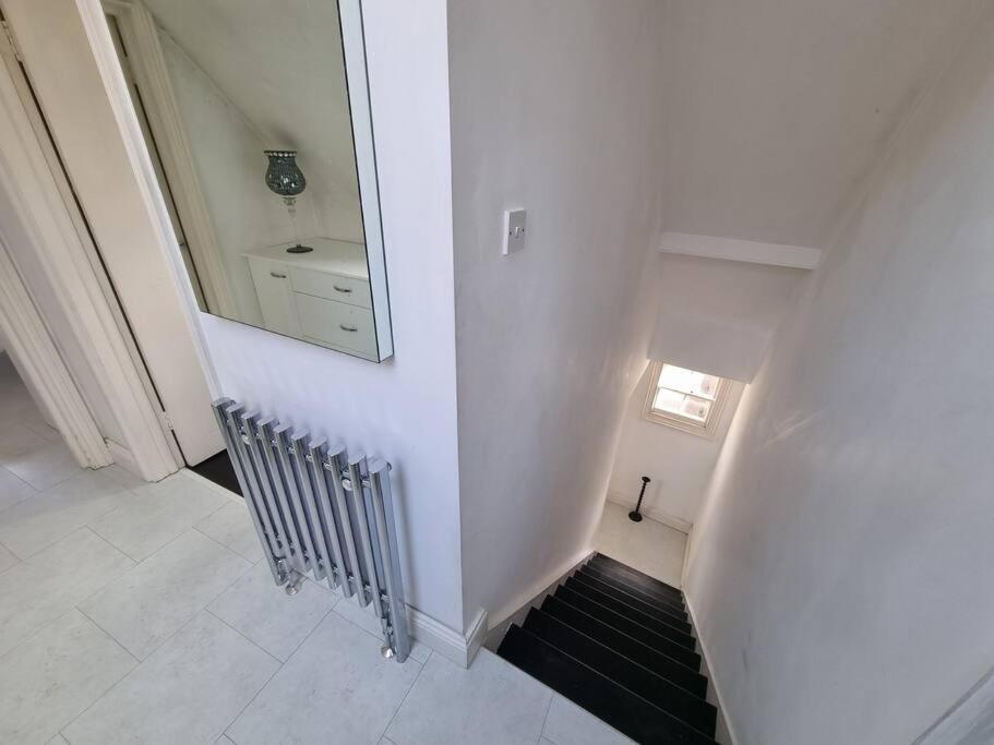 Beautiful Apartment In The Heart Of Rochester Rochester  Esterno foto