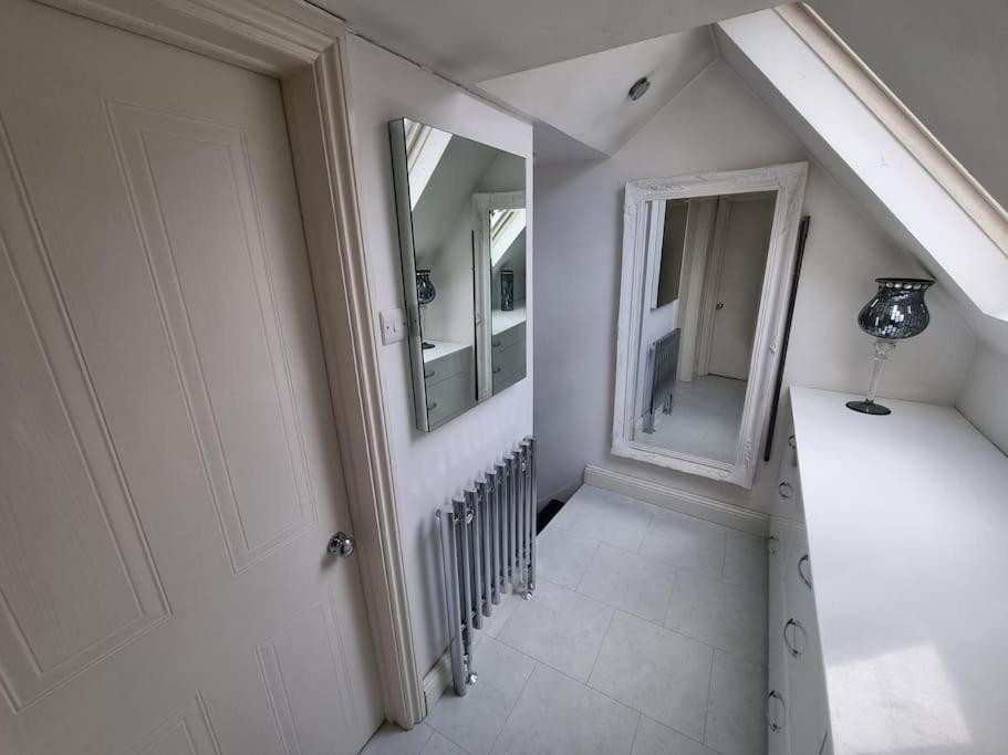 Beautiful Apartment In The Heart Of Rochester Rochester  Esterno foto