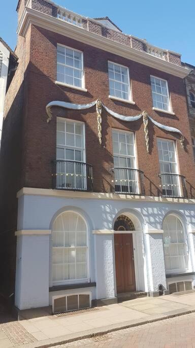 Beautiful Apartment In The Heart Of Rochester Rochester  Esterno foto